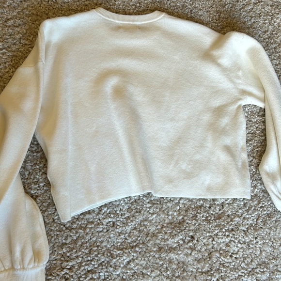 Bright white, cropped winter sweater. Never worn! - Picture 6 of 6